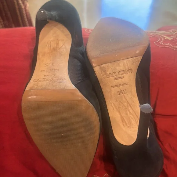 Jimmy Choo London heels in good used condition.  Very confortable 3.5 heel. - Picture 5 of 5